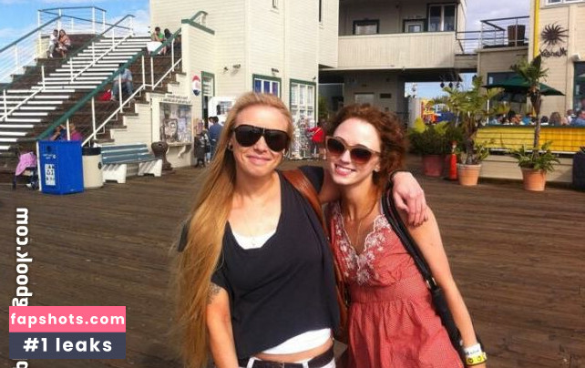 Julia Hardy gallery photo #6