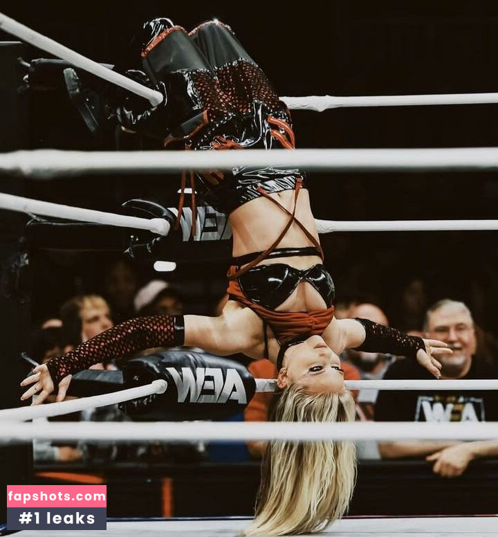 Julia Hart gallery photo #2