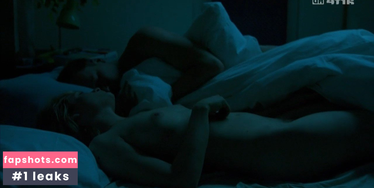 Julia Jentsch gallery photo #27