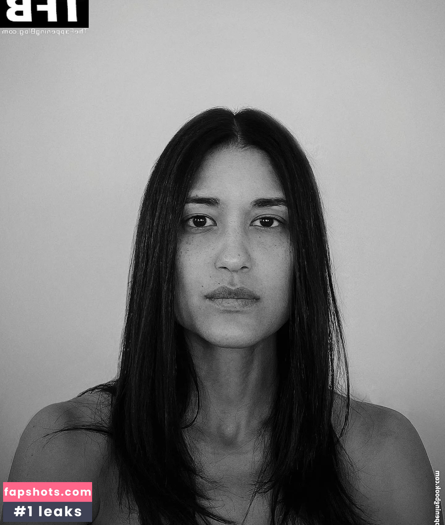 Julia Jones gallery photo #12