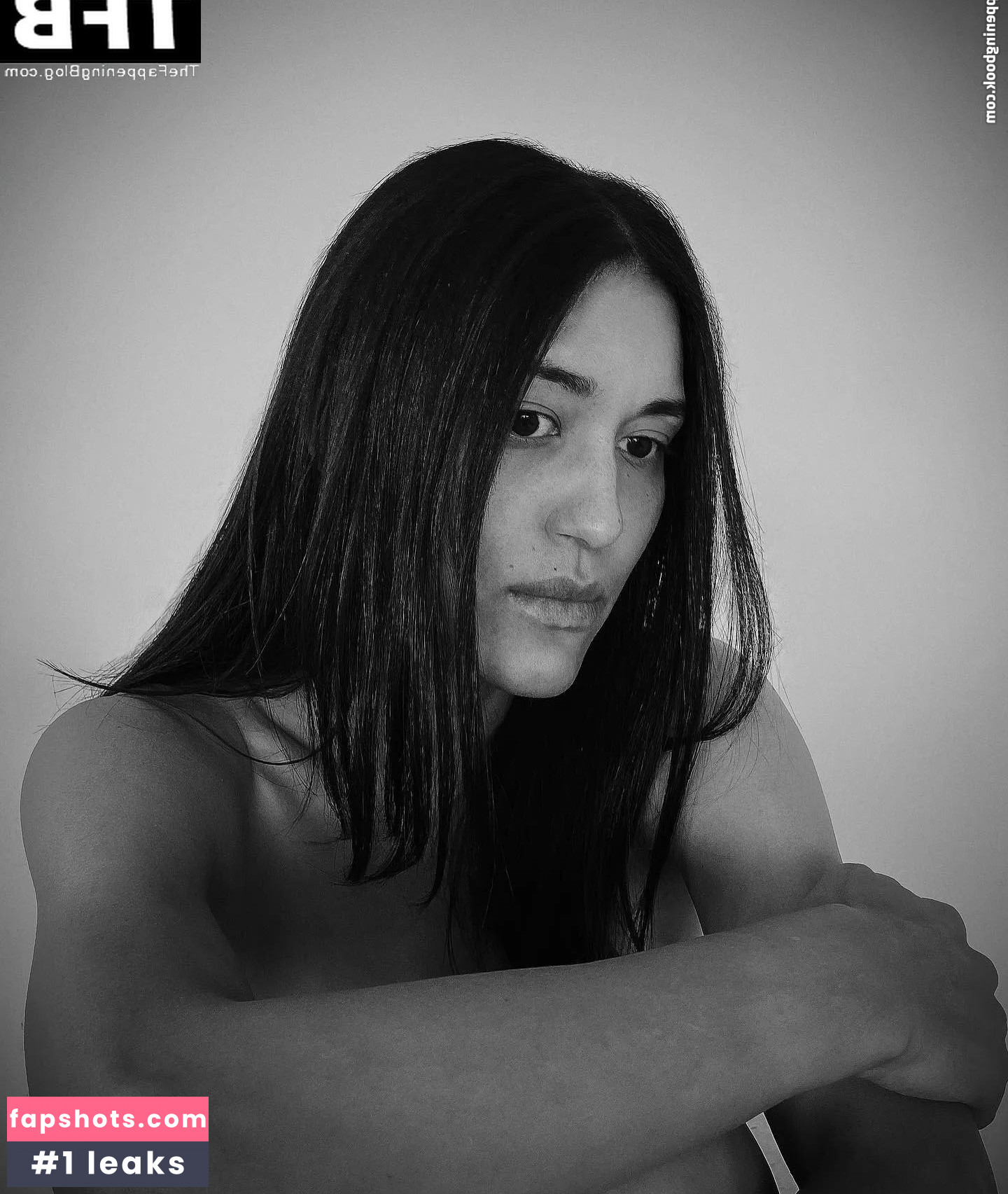 Julia Jones gallery photo #14