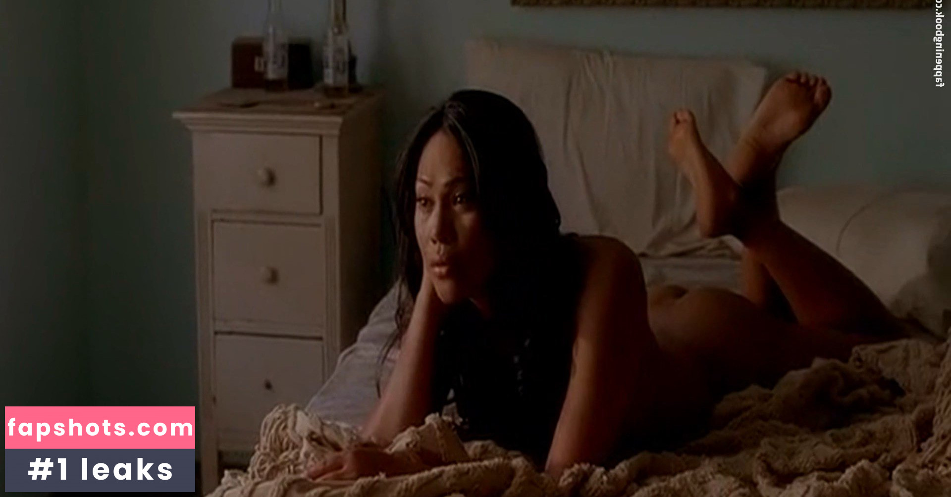 Julia Jones gallery photo #19