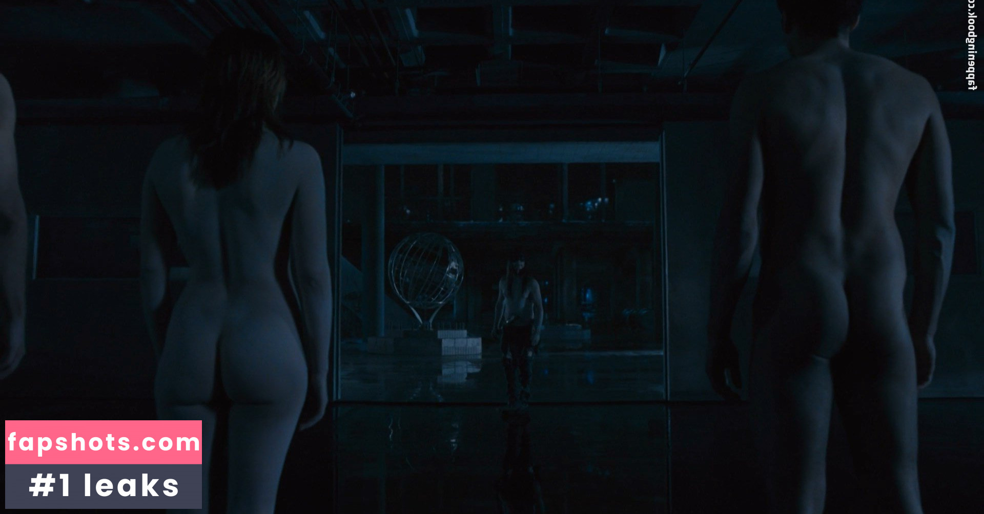 Julia Jones gallery photo #25