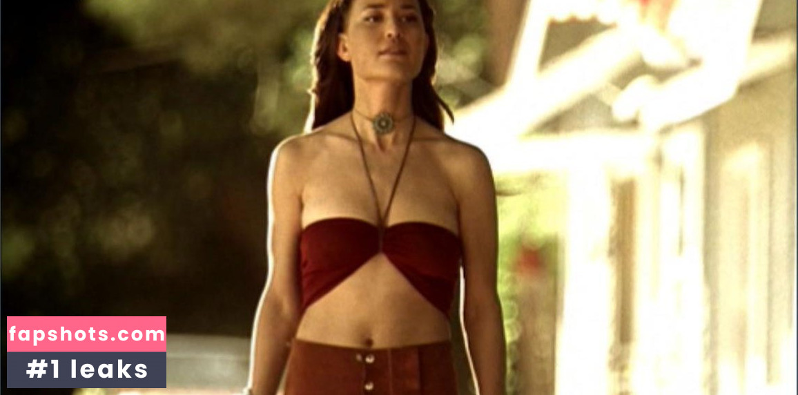 Julia Jones gallery photo #30