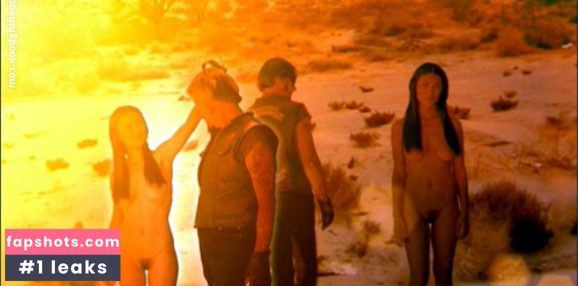 Julia Jones nude babe gallery