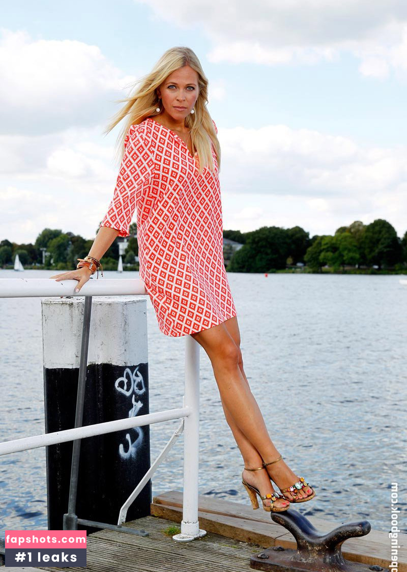 Julia Josten nude babe gallery