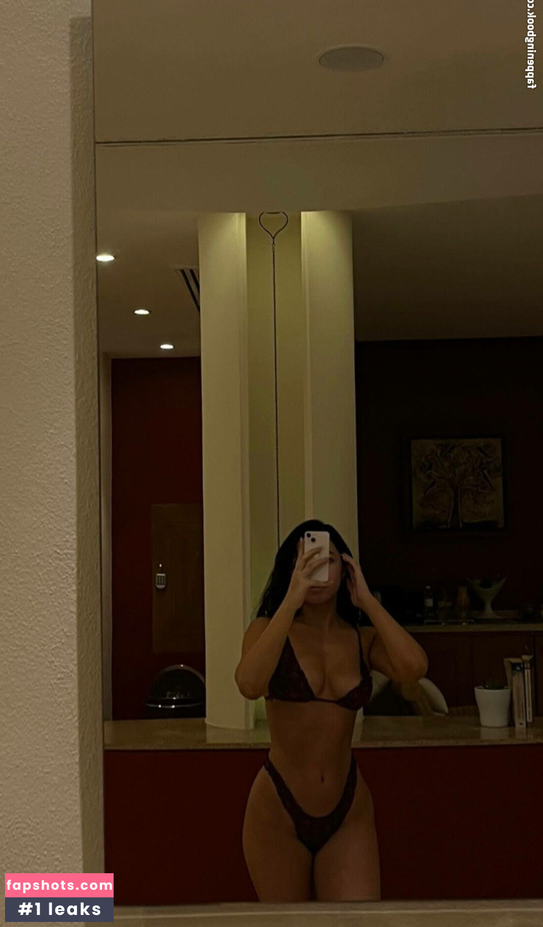 Julia Kelly gallery photo #137