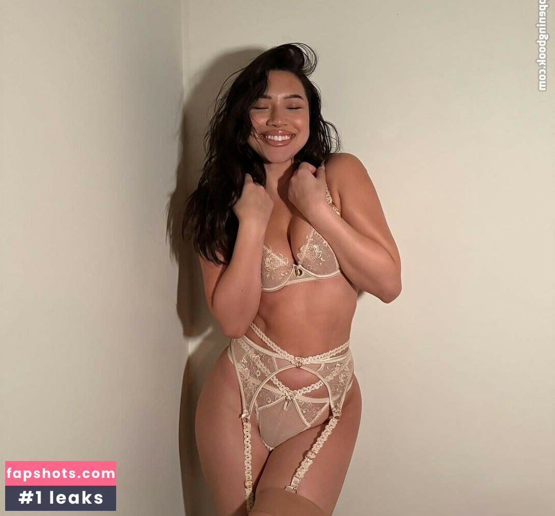 Julia Kelly gallery photo #139