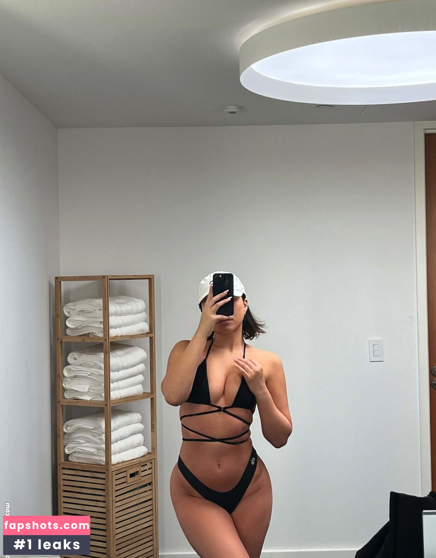 Julia Kelly gallery photo #161