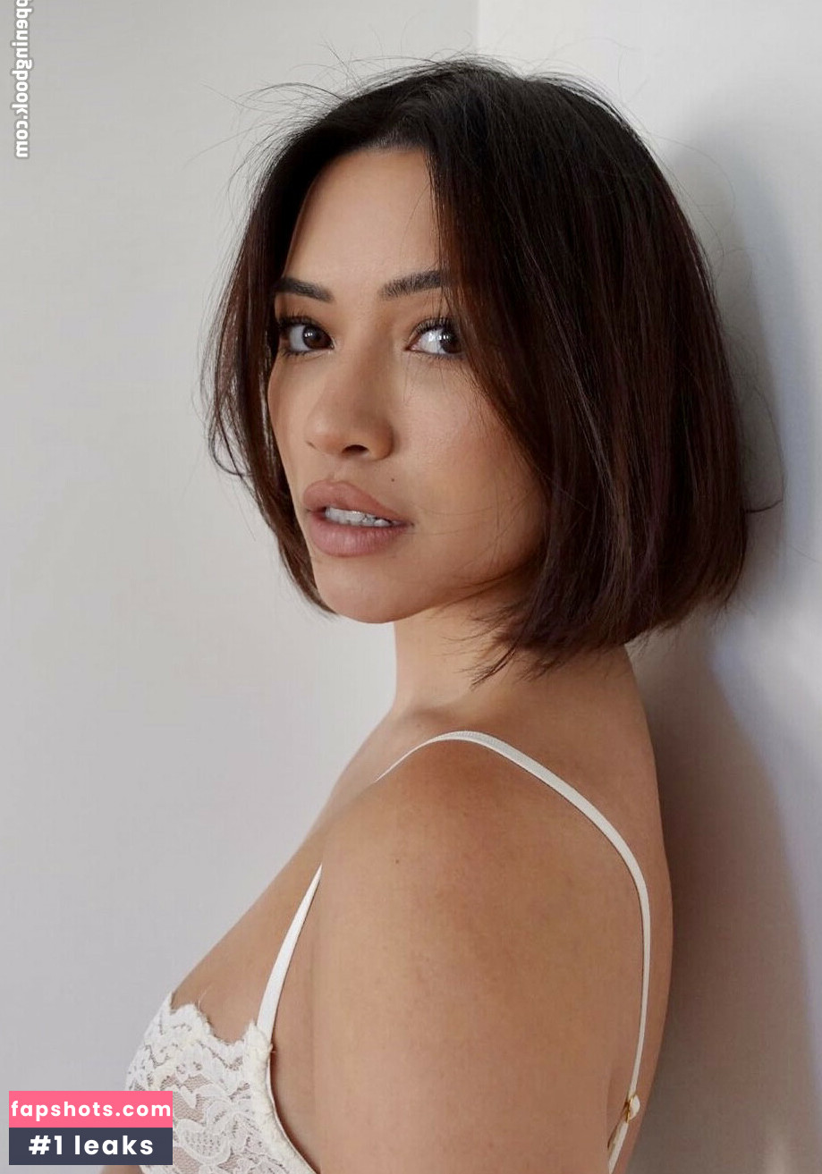 Julia Kelly gallery photo #184