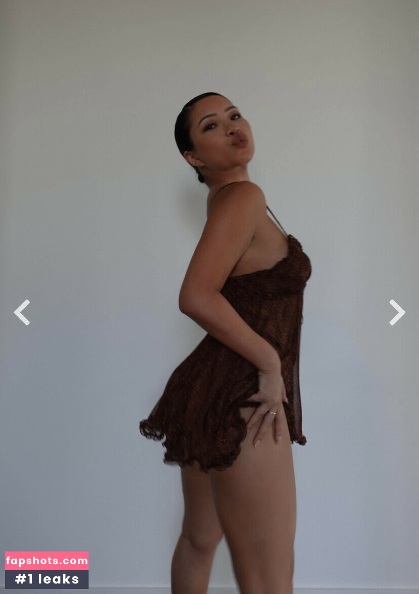 Julia Kelly gallery photo #203