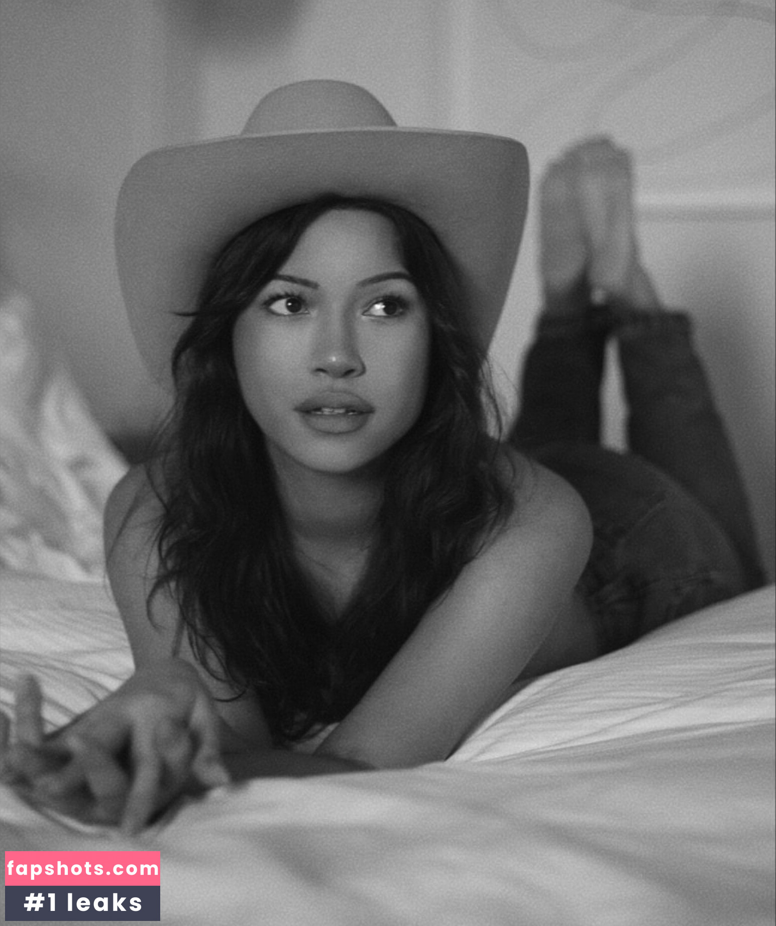 Julia Kelly gallery photo #205