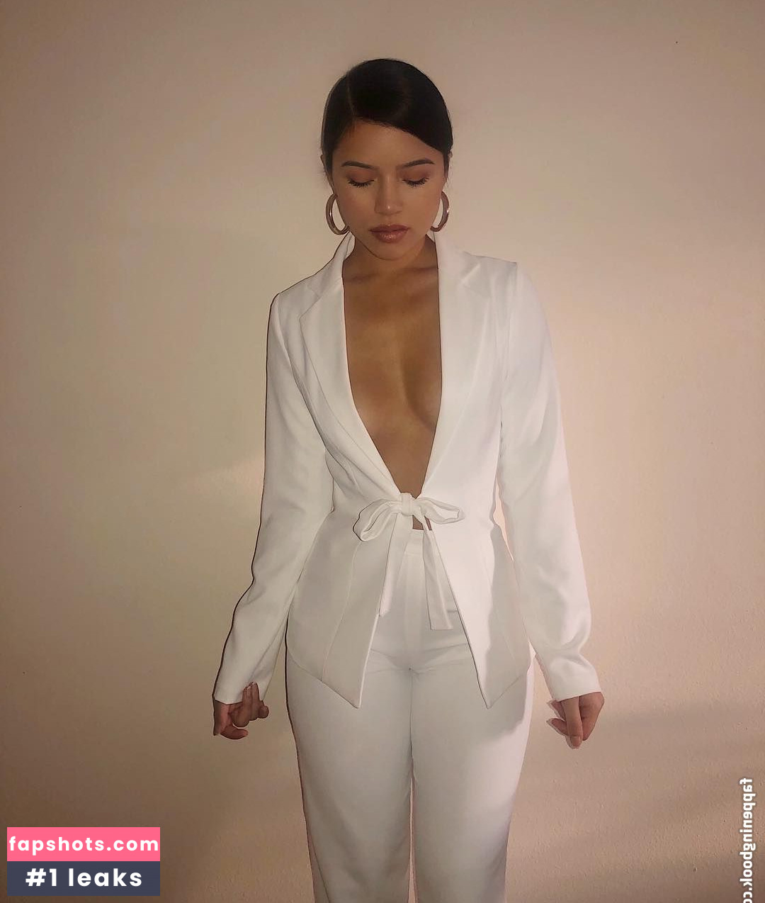 Julia Kelly gallery photo #249