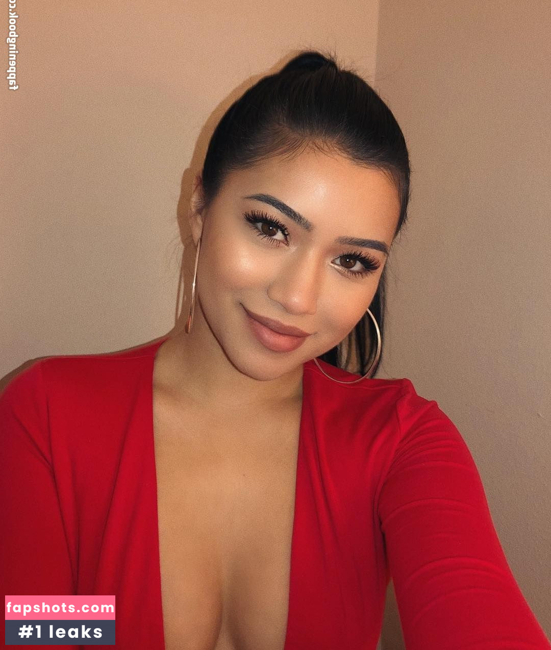 Julia Kelly gallery photo #262