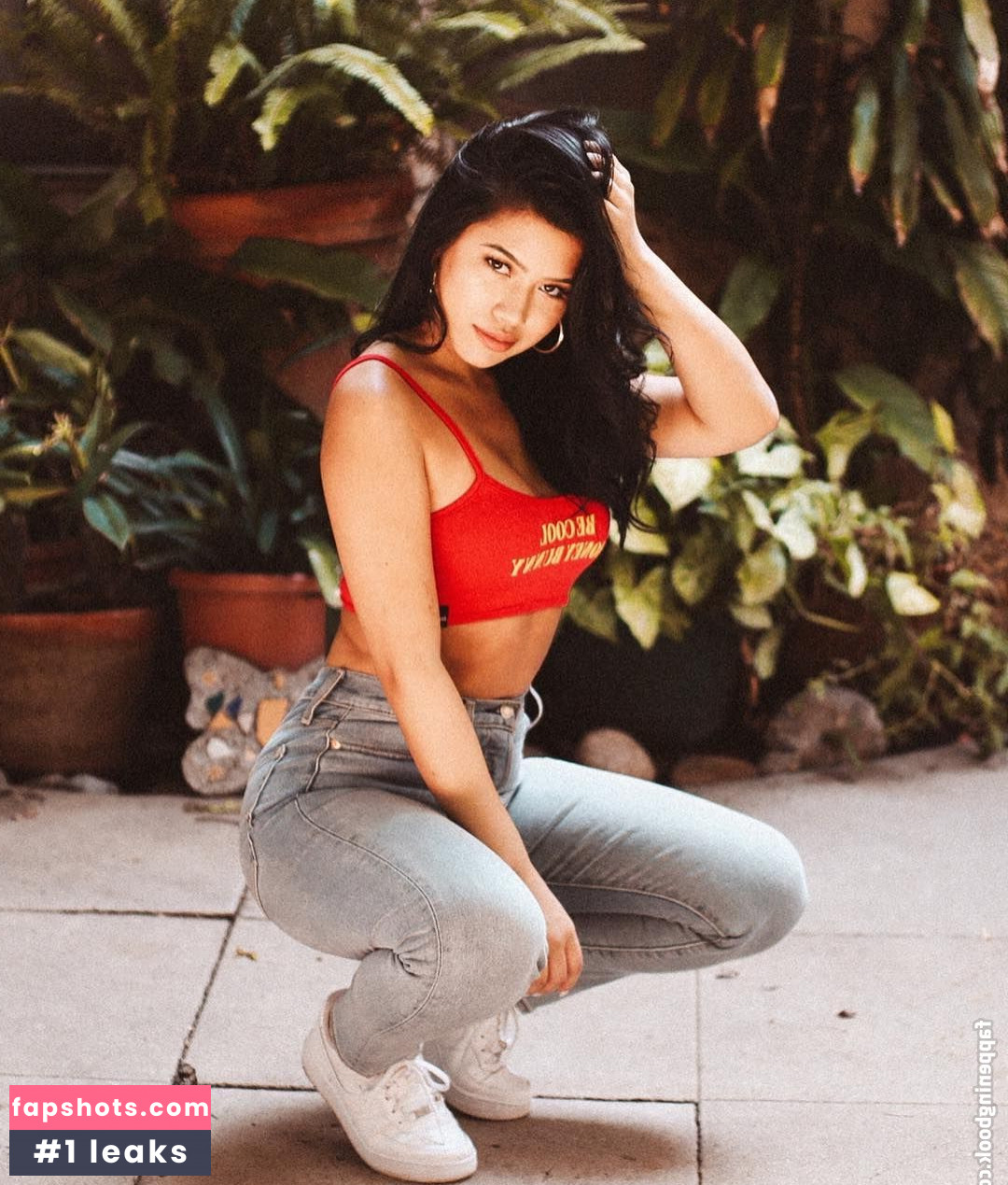 Julia Kelly gallery photo #266