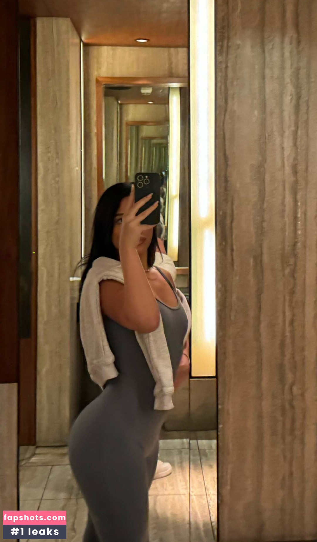 Julia Kelly gallery photo #81