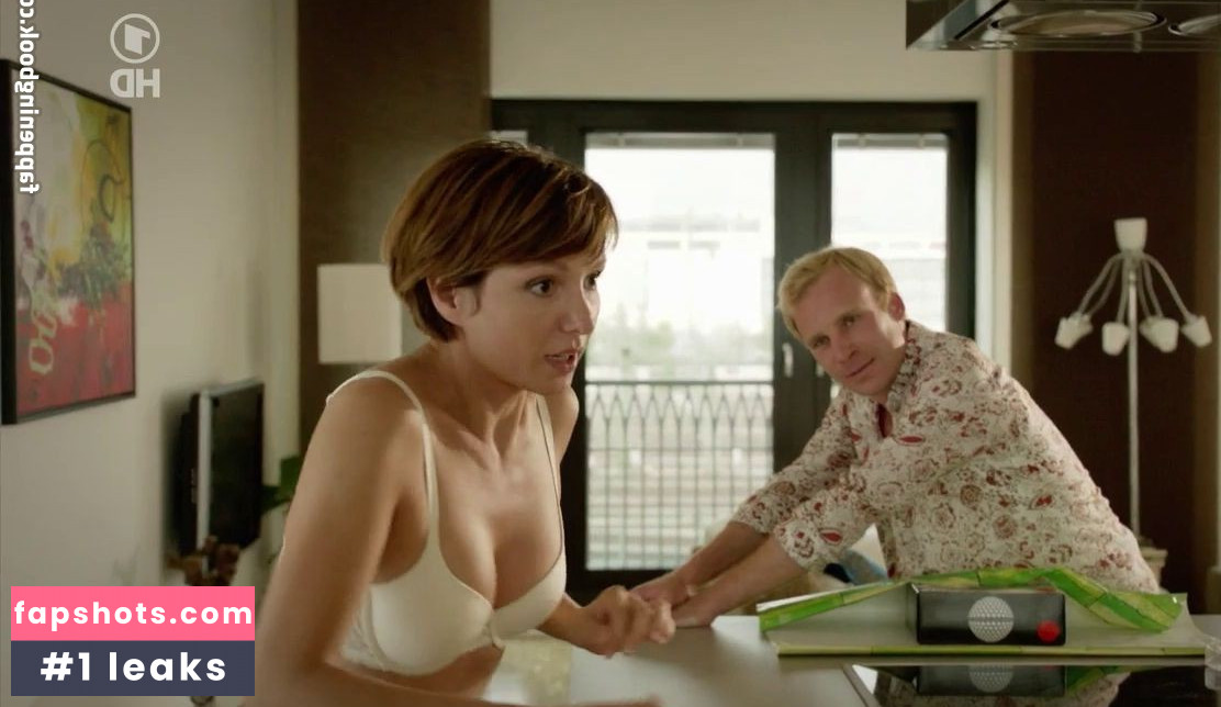 Julia Koschitz gallery photo #19