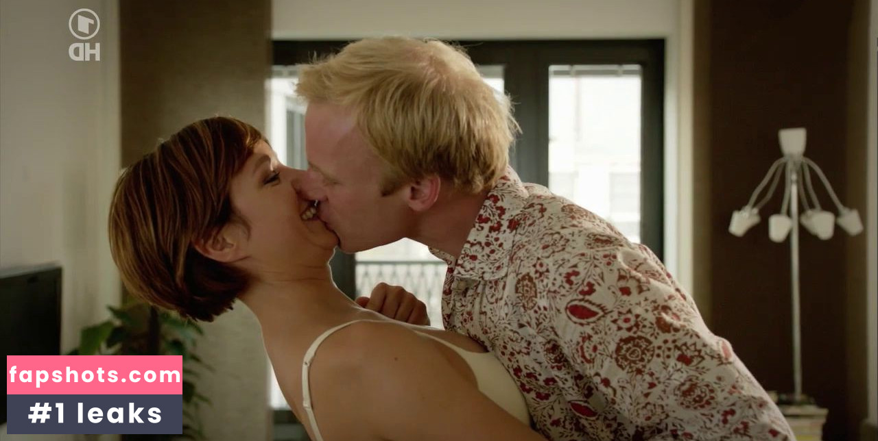 Julia Koschitz gallery photo #22