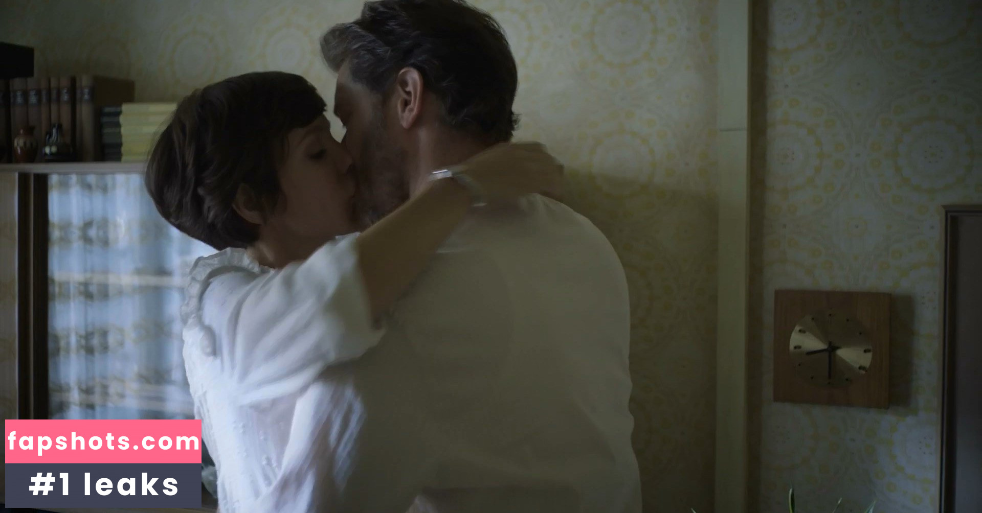 Julia Koschitz gallery photo #29