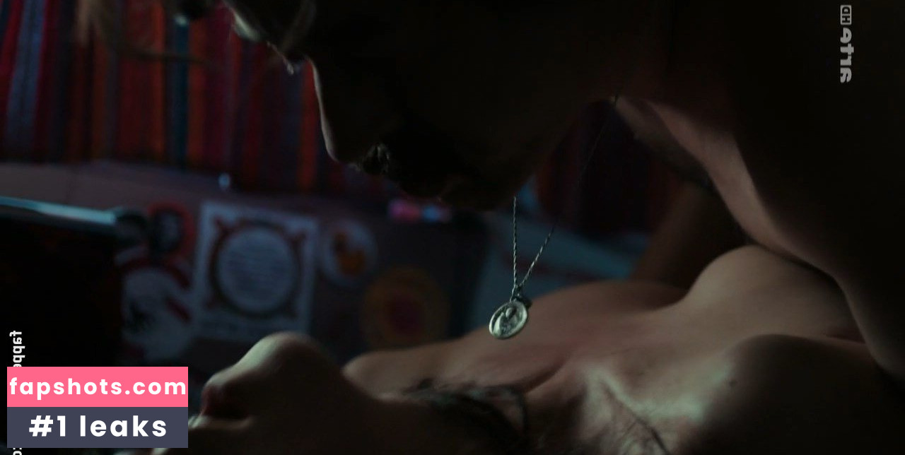 Julia Koschitz gallery photo #32