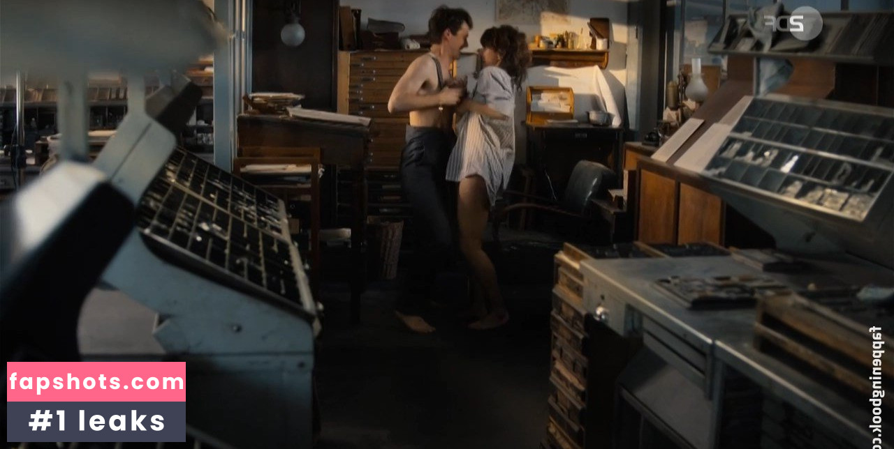 Julia Koschitz gallery photo #40