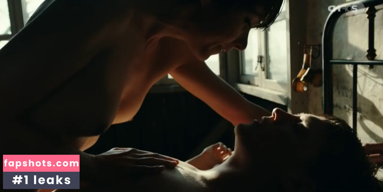 Julia Koschitz gallery photo #49