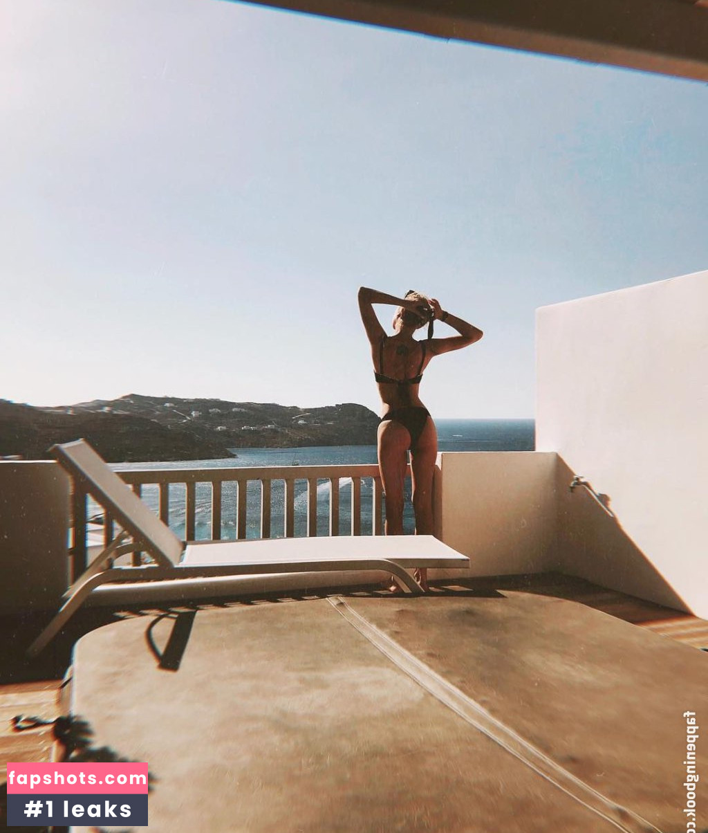 Julia Kuczynska gallery photo #4