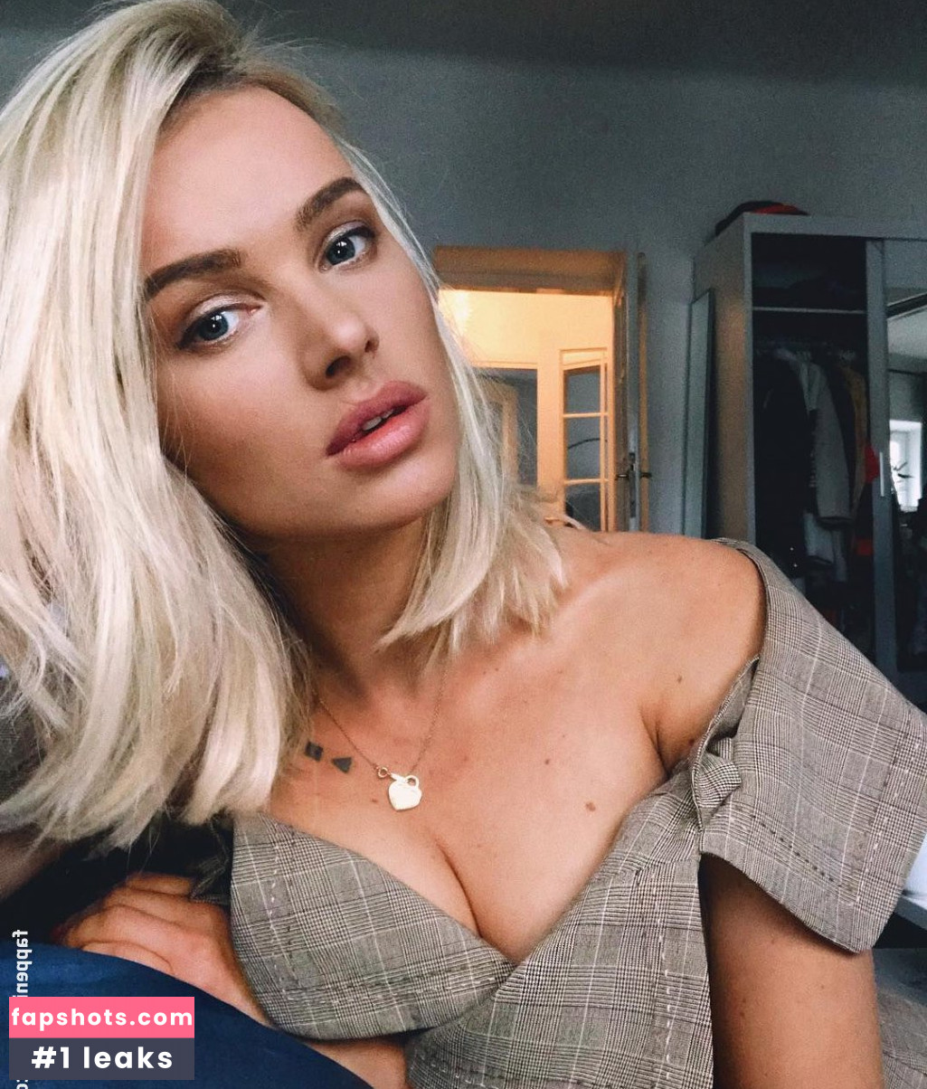 Julia Kuczynska gallery photo #37