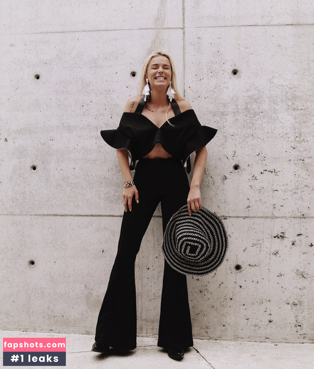 Julia Kuczynska gallery photo #48