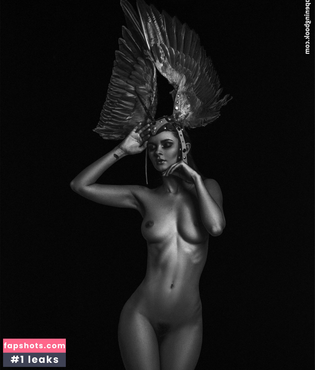 Julia Liepa gallery photo #15