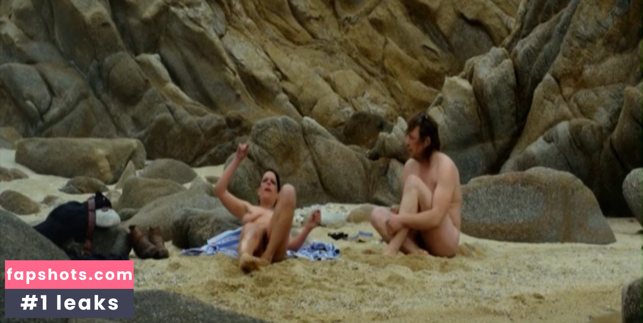 Julia Mahlke gallery photo #5