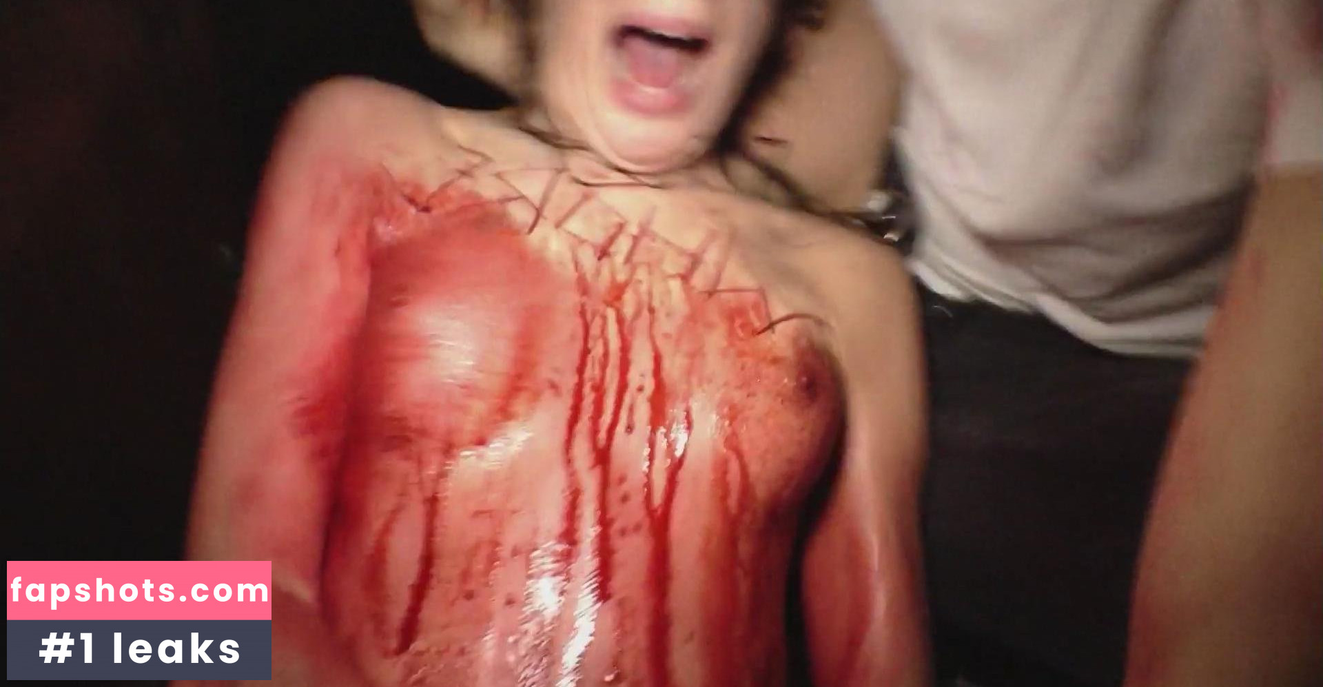 Júlia Molins gallery photo #15