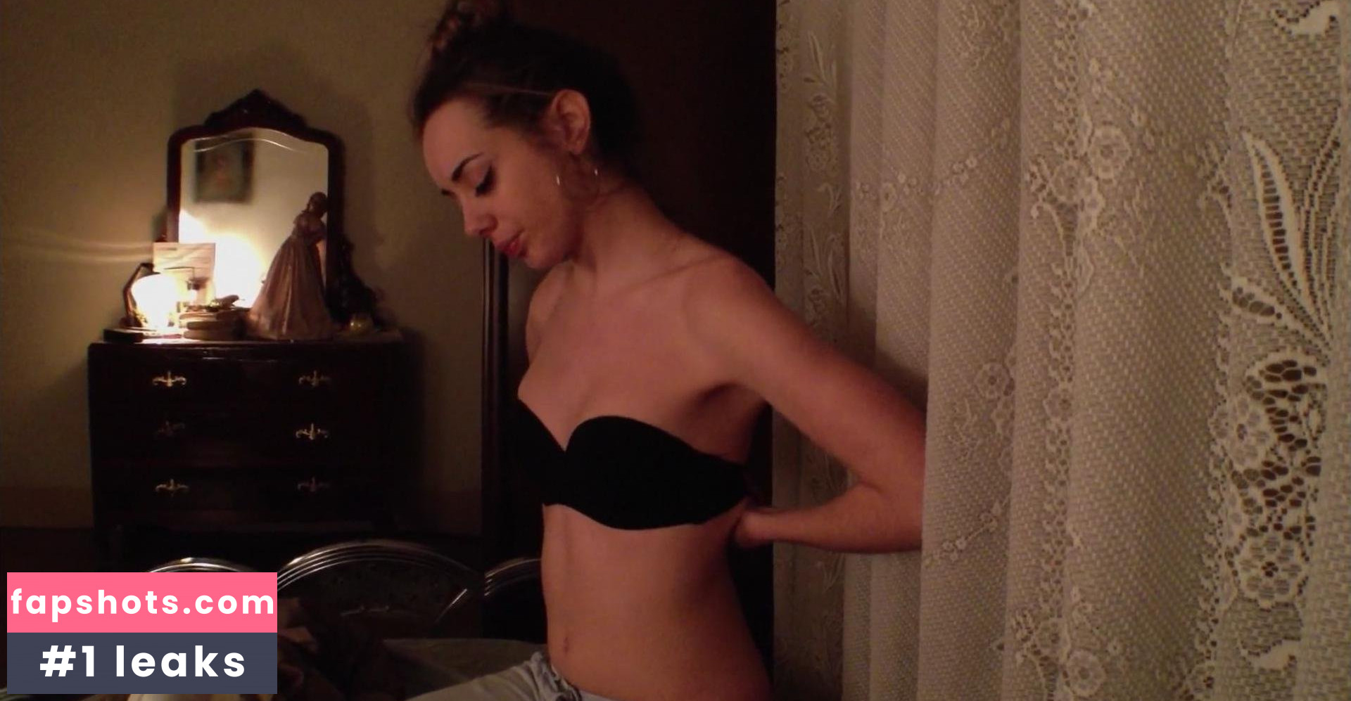 Júlia Molins gallery photo #16