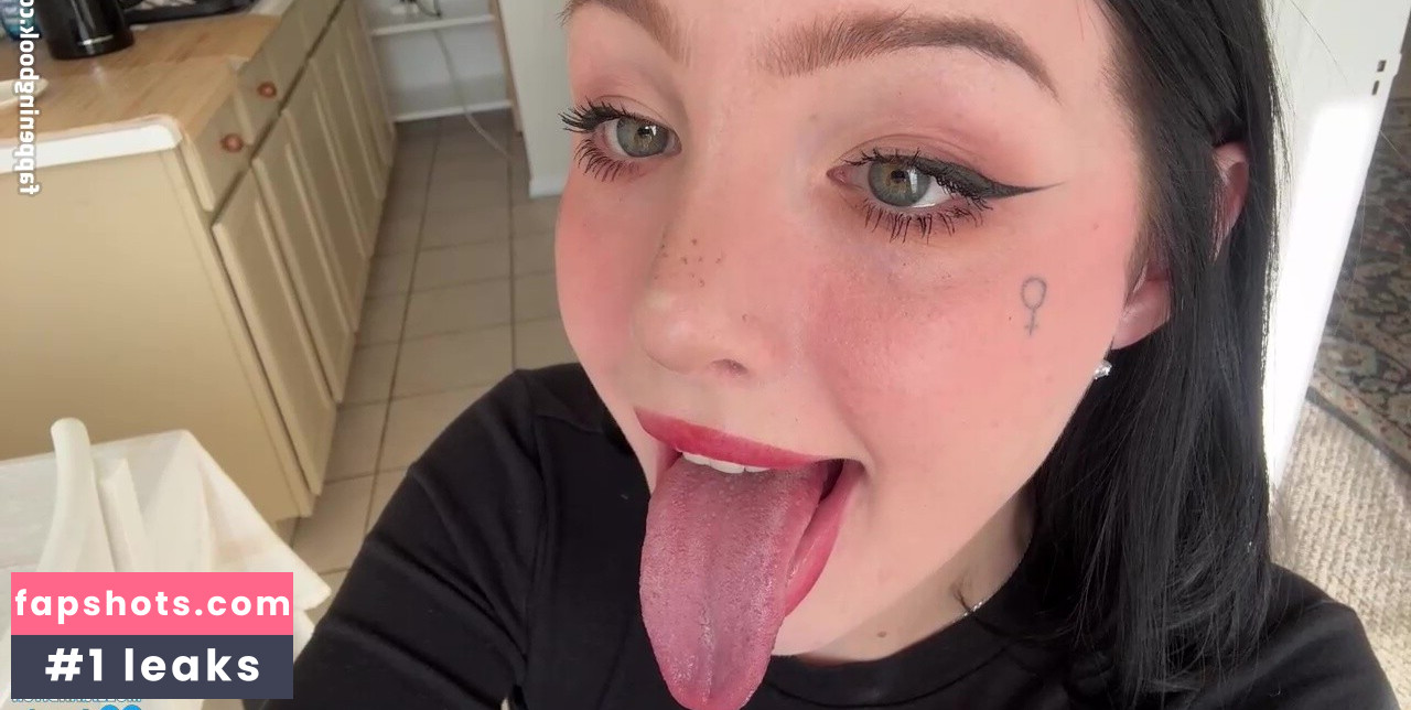 Julia Molligan gallery photo #56