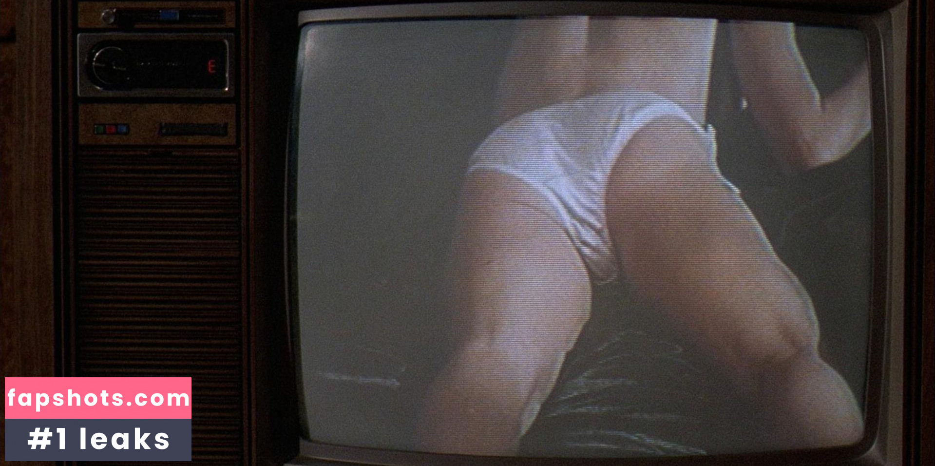 Julia Montgomery nude babe gallery