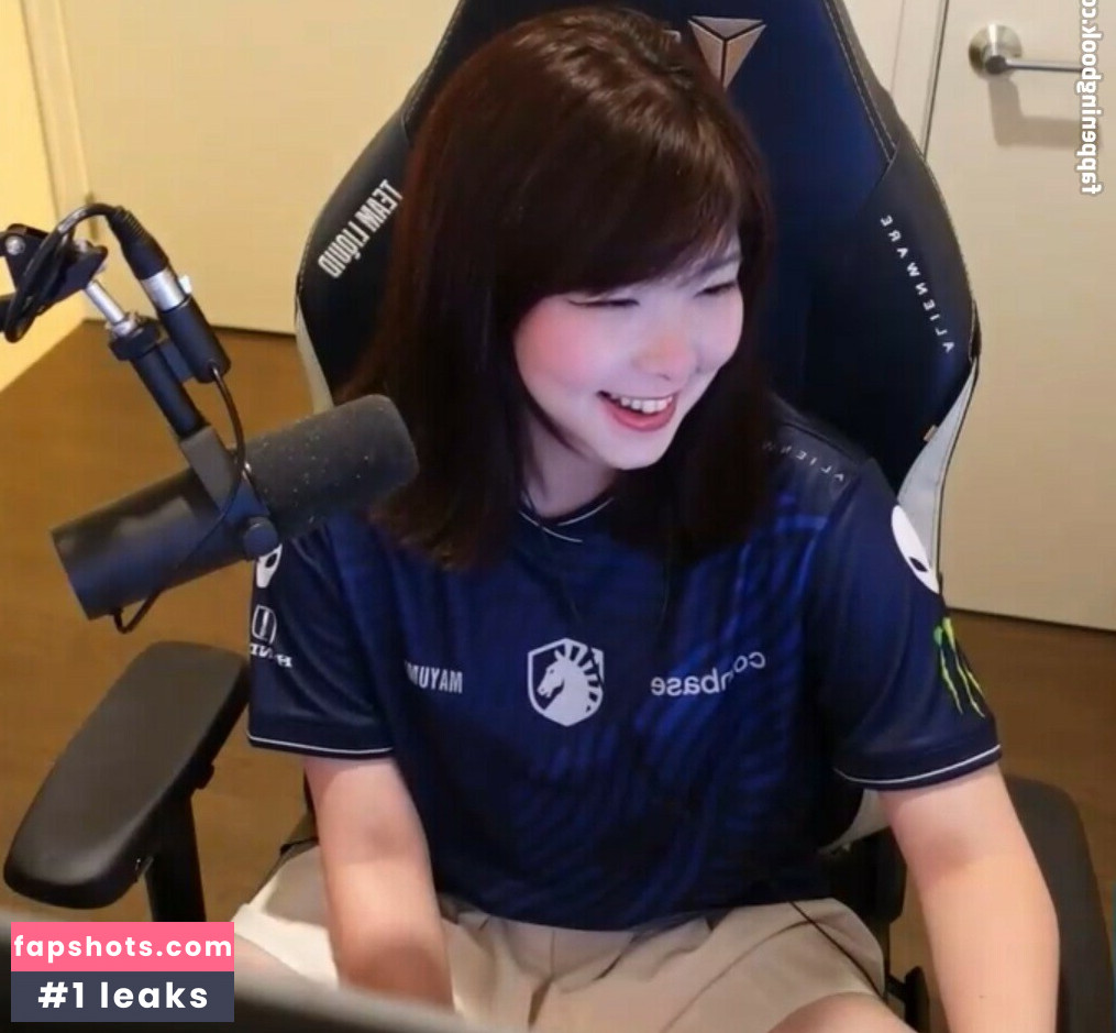 Júlia Nakamura gallery photo #92