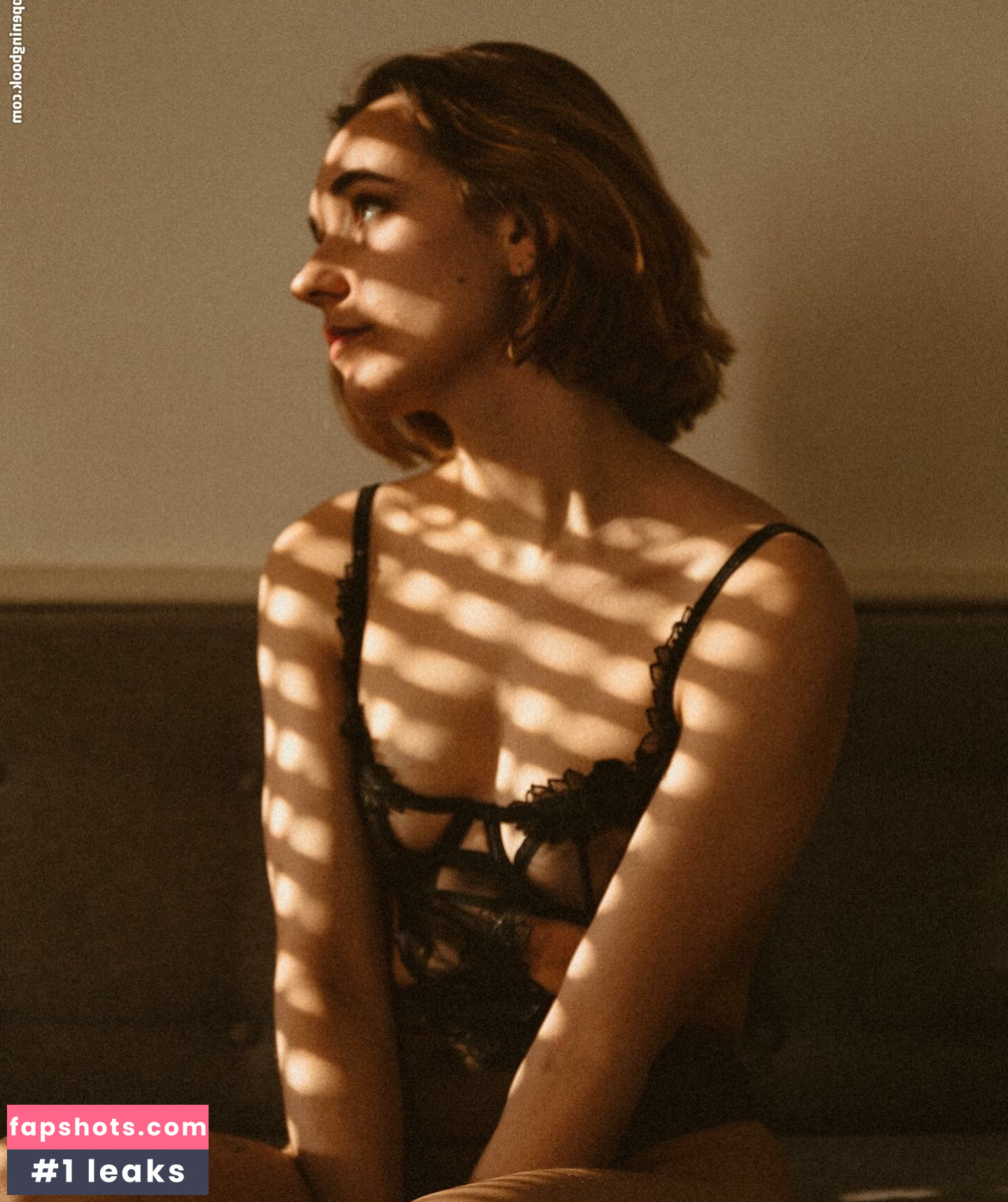 Julia Neyu gallery photo #4