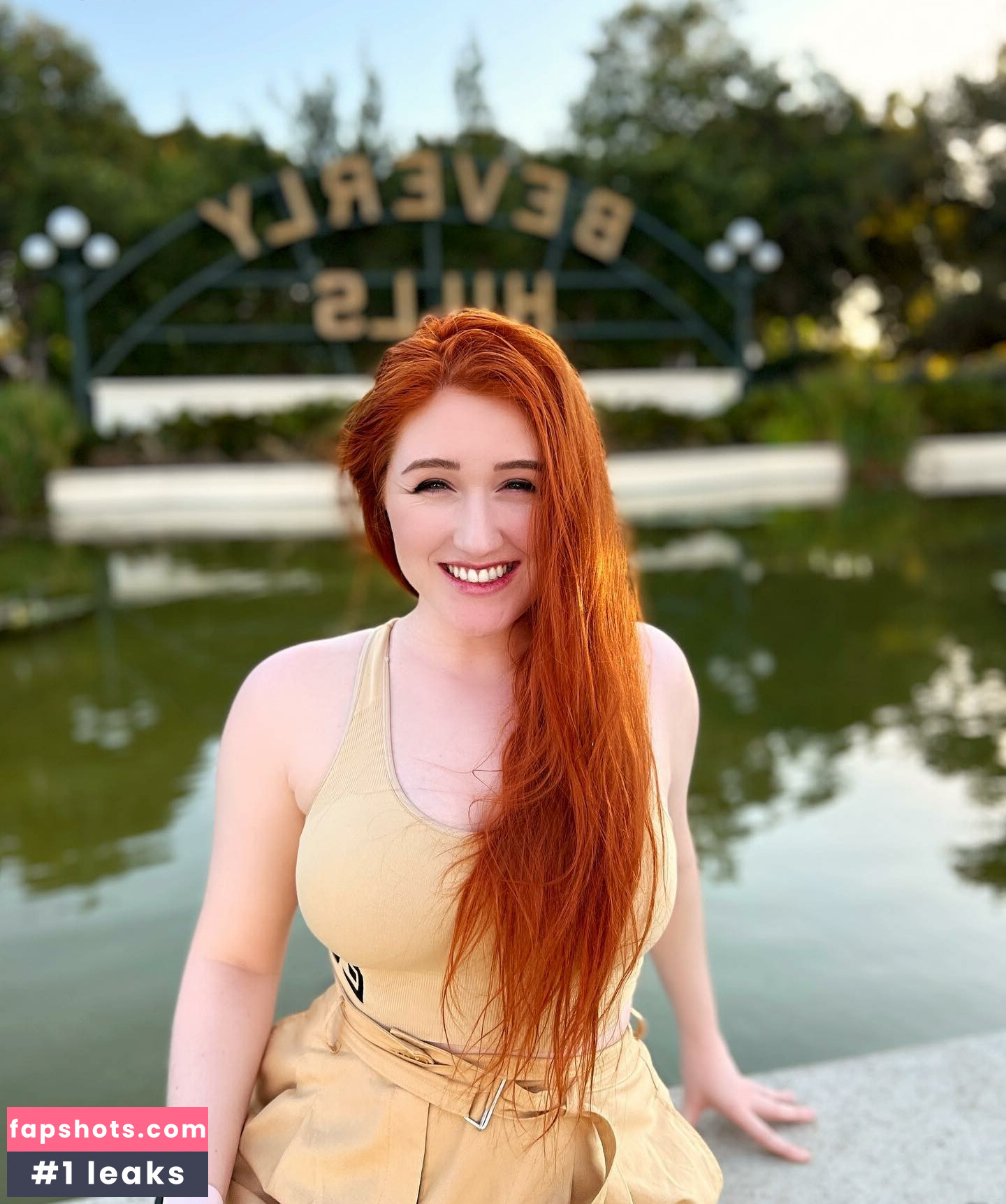 Julia Nilon nude babe gallery