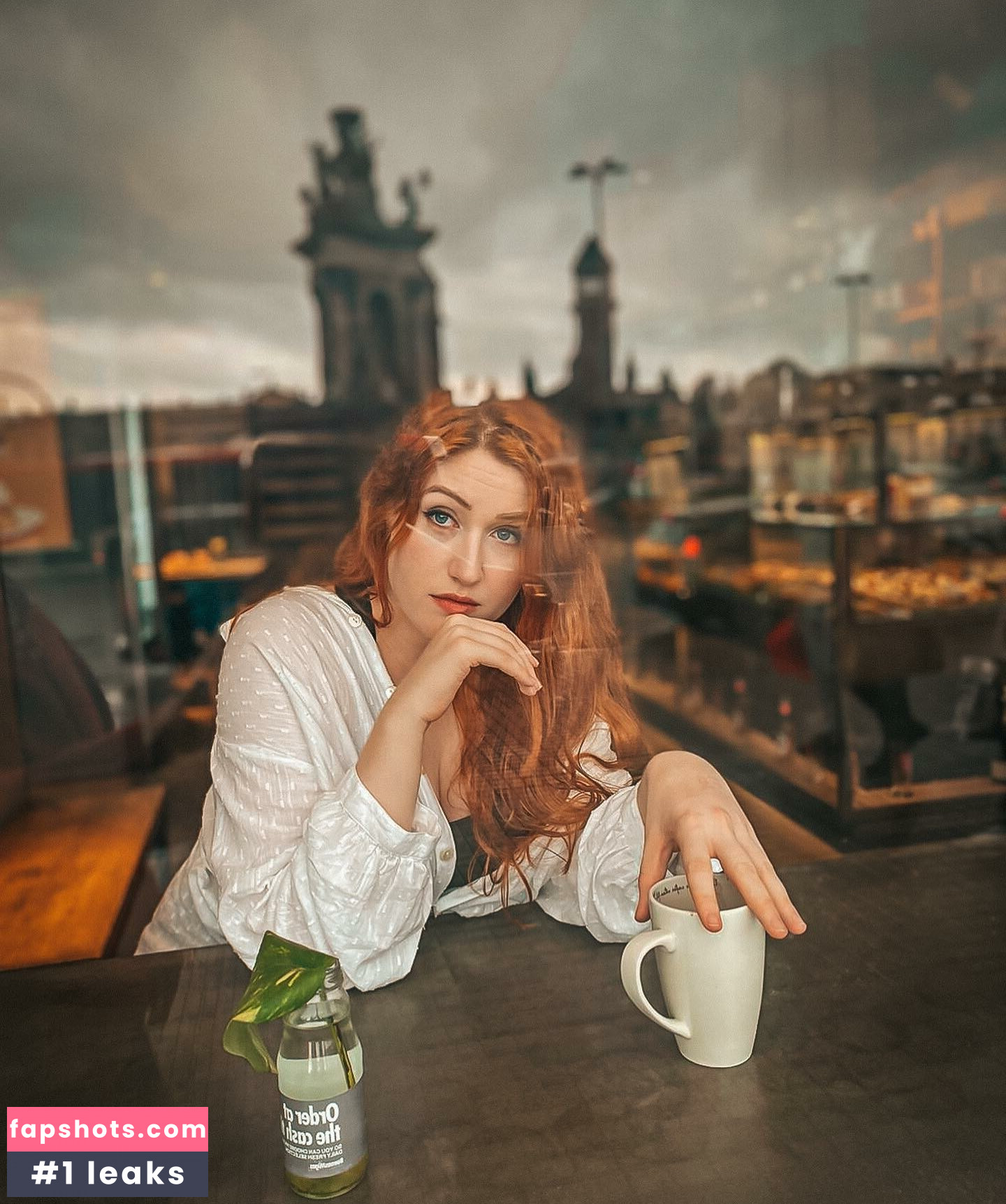 Julia Nilon gallery photo #7