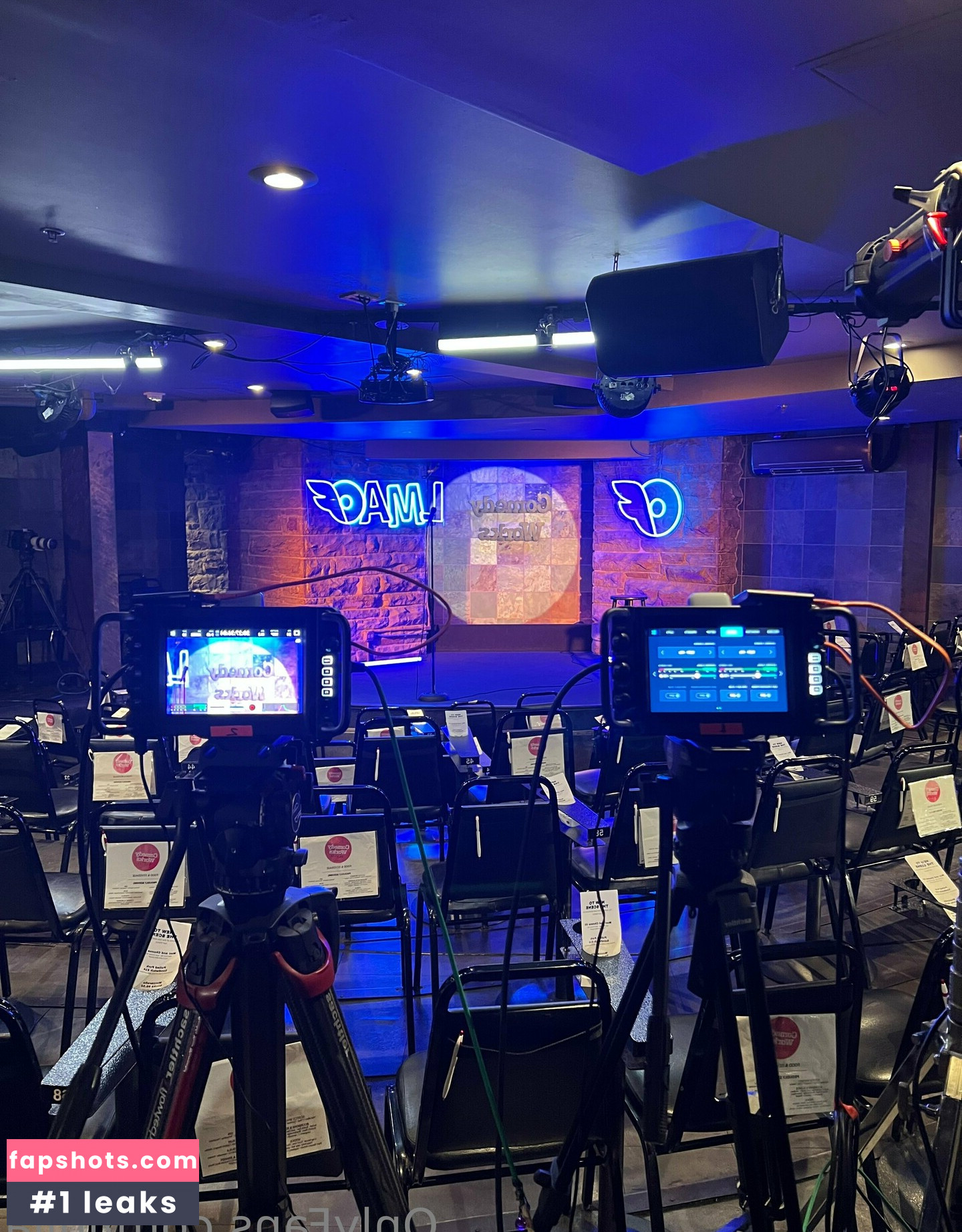 Julia gallery photo #36