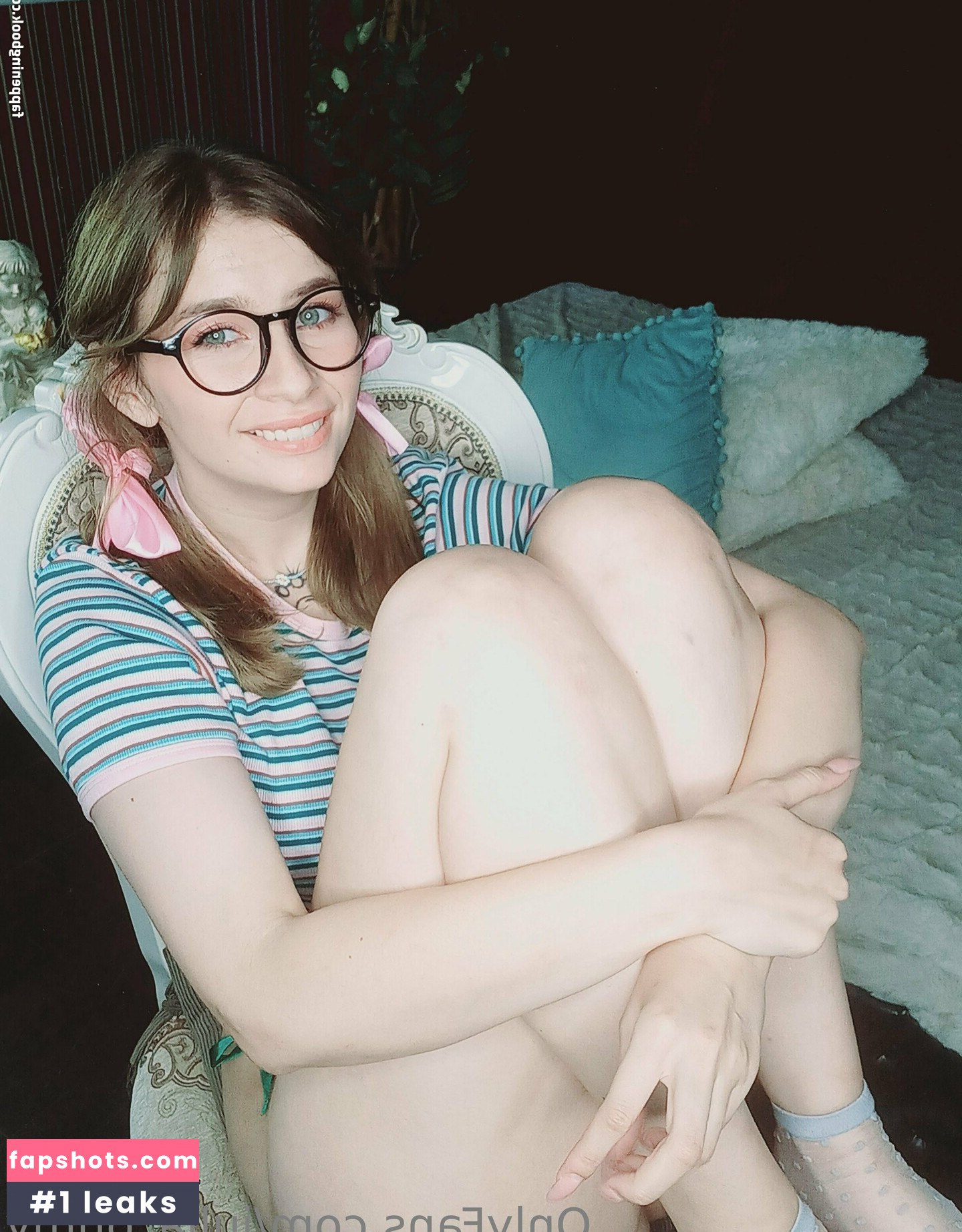 julia_ohmy gallery photo #2