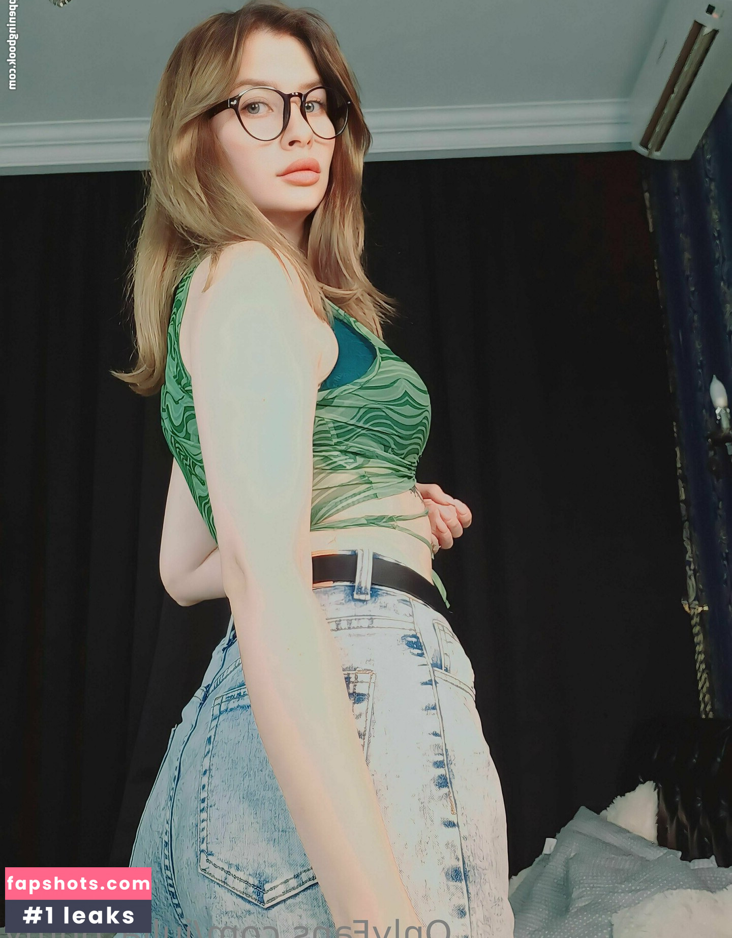 julia_ohmy gallery photo #20