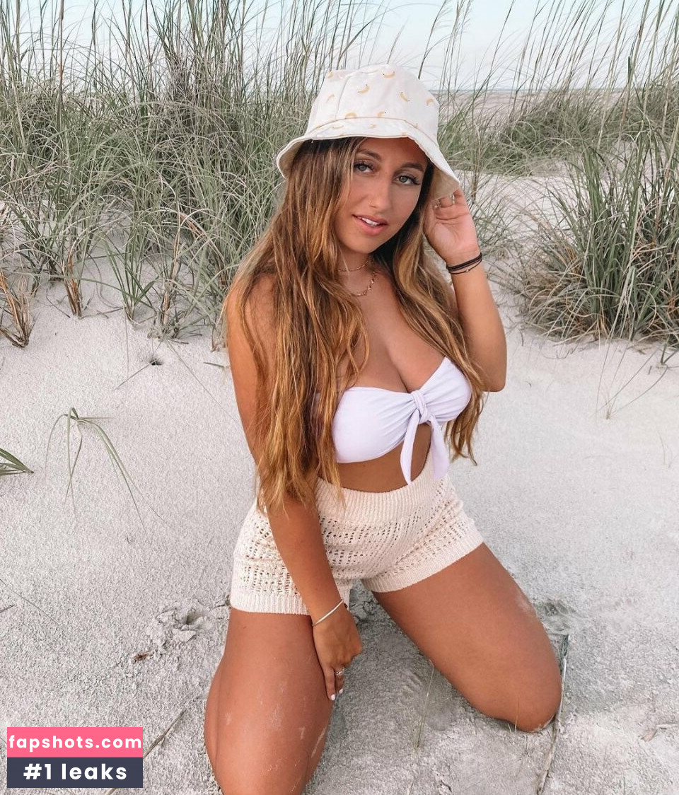 Julia & Olivia gallery photo #25