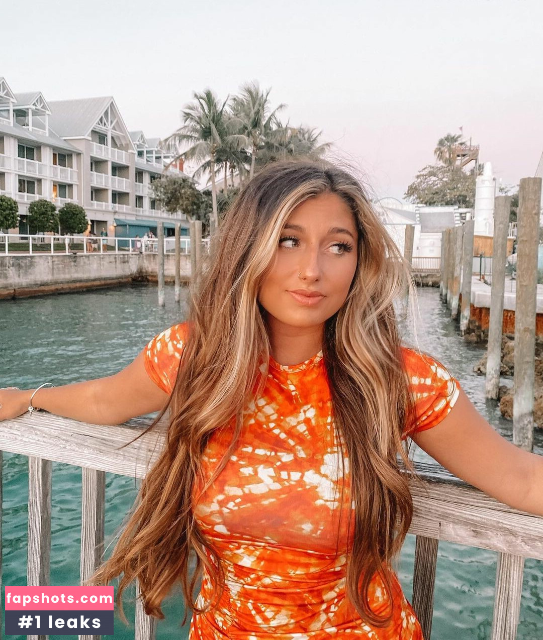 Julia & Olivia gallery photo #6