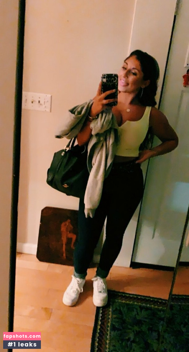 Julia & Olivia gallery photo #9