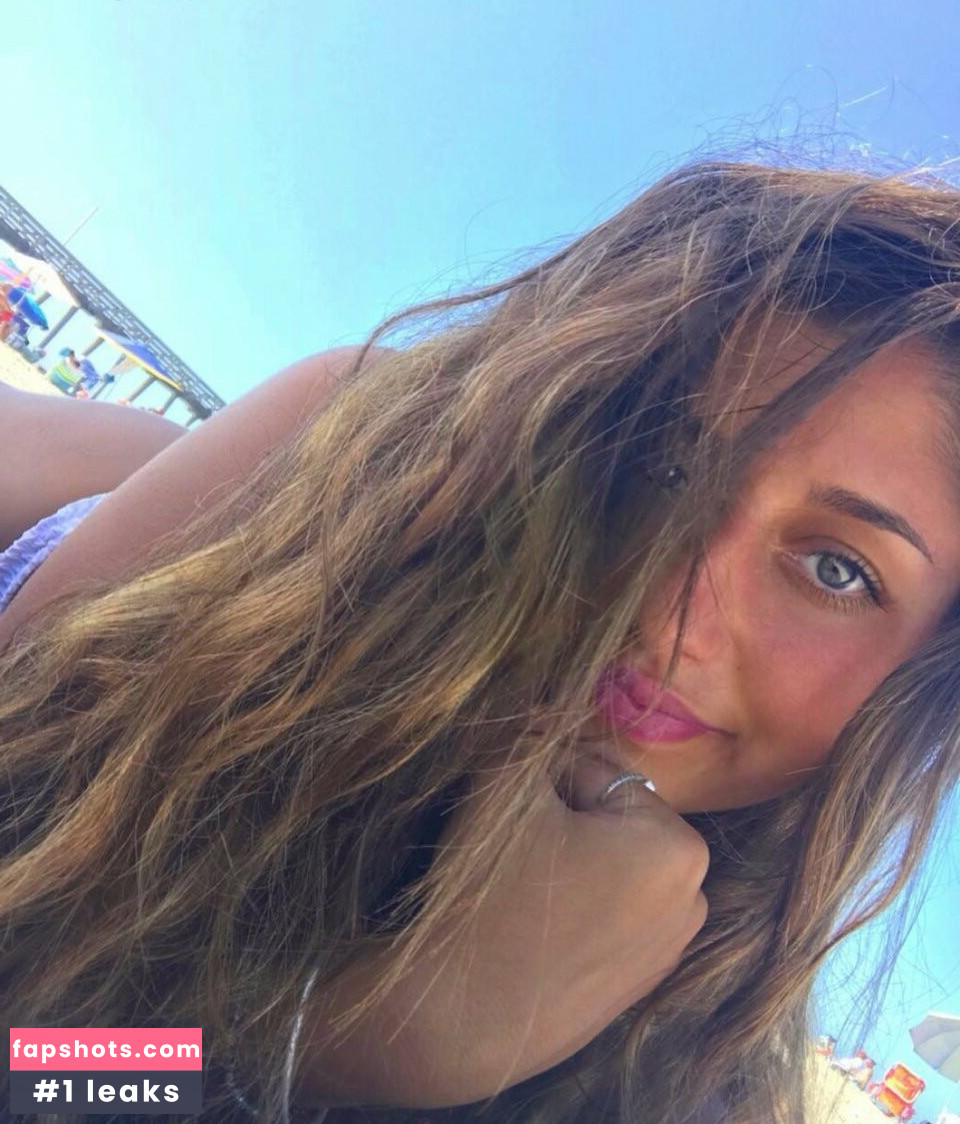 Julia & Olivia gallery photo #10