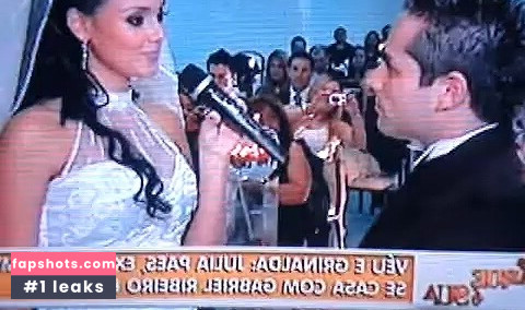 Julia Paes gallery photo #9