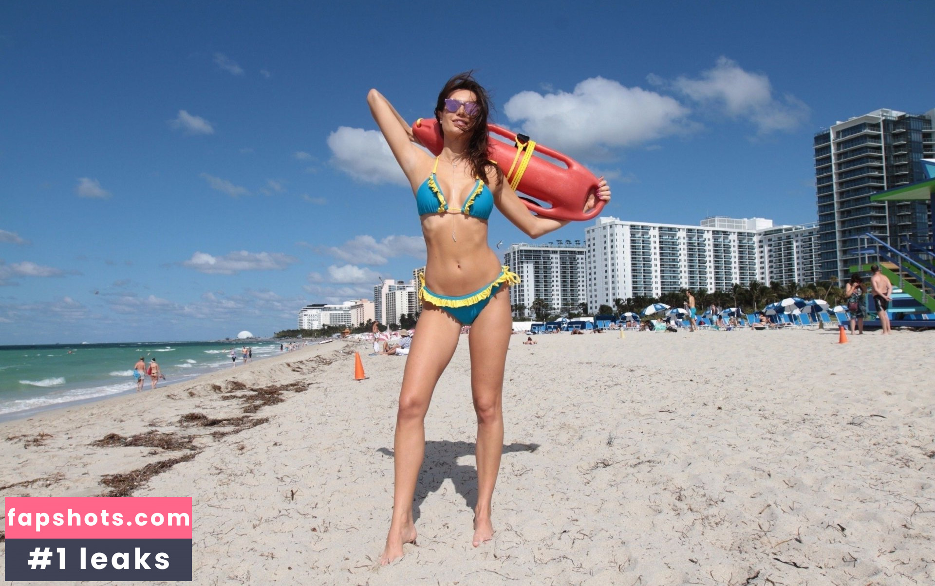 Julia Pereira gallery photo #105