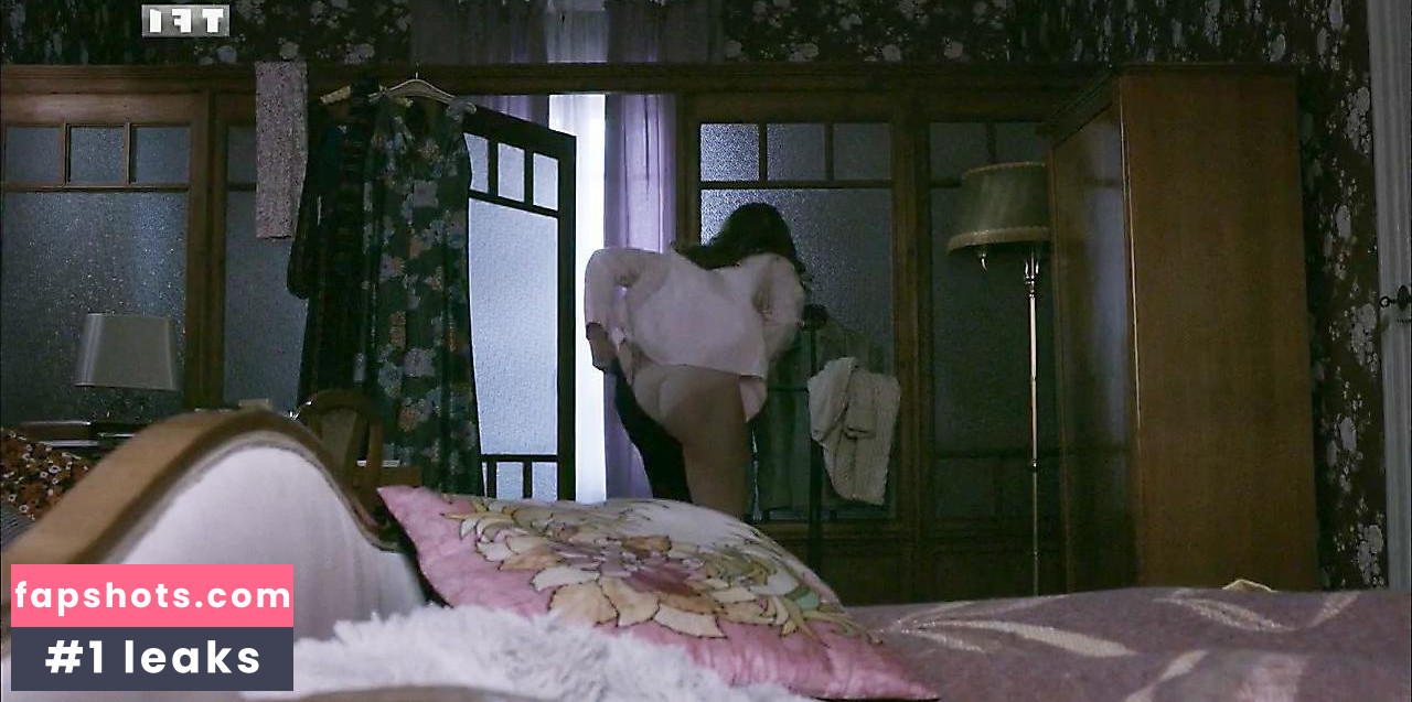 Julia Piaton gallery photo #5