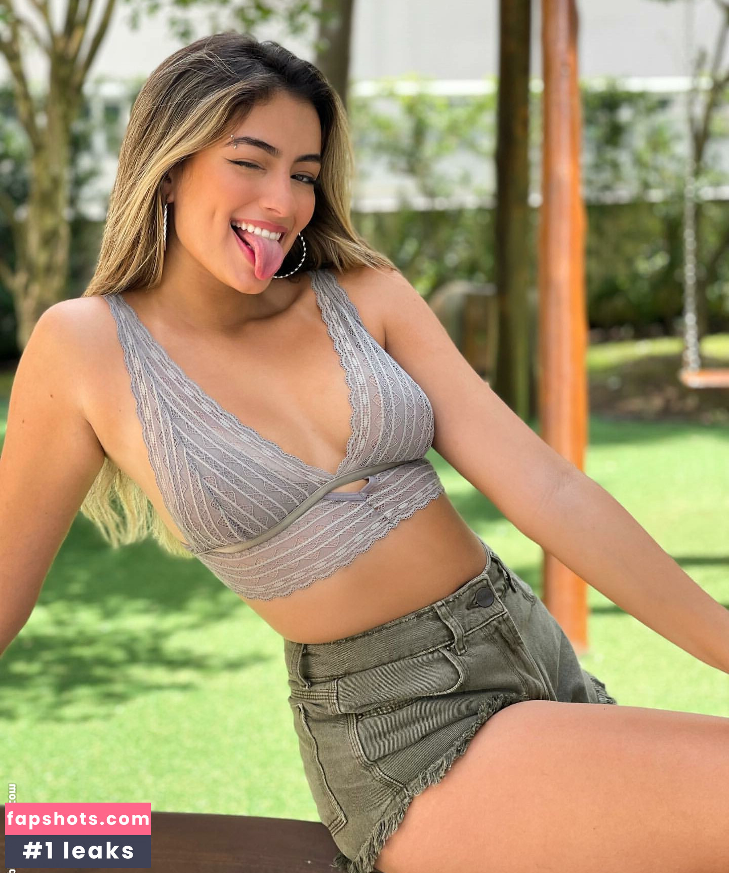 Julia Puzzuoli gallery photo #28